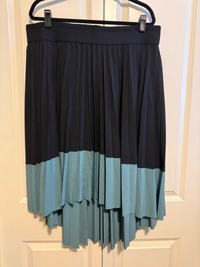 Athleta Black and Teal Asymmetrical Pleated Midi Skirt